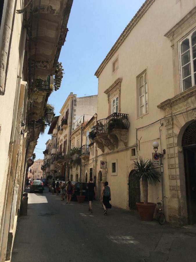 Maniace 57, Ortigia Historic Center, 200 Mt From The Beach Сиракуза Екстериор снимка
